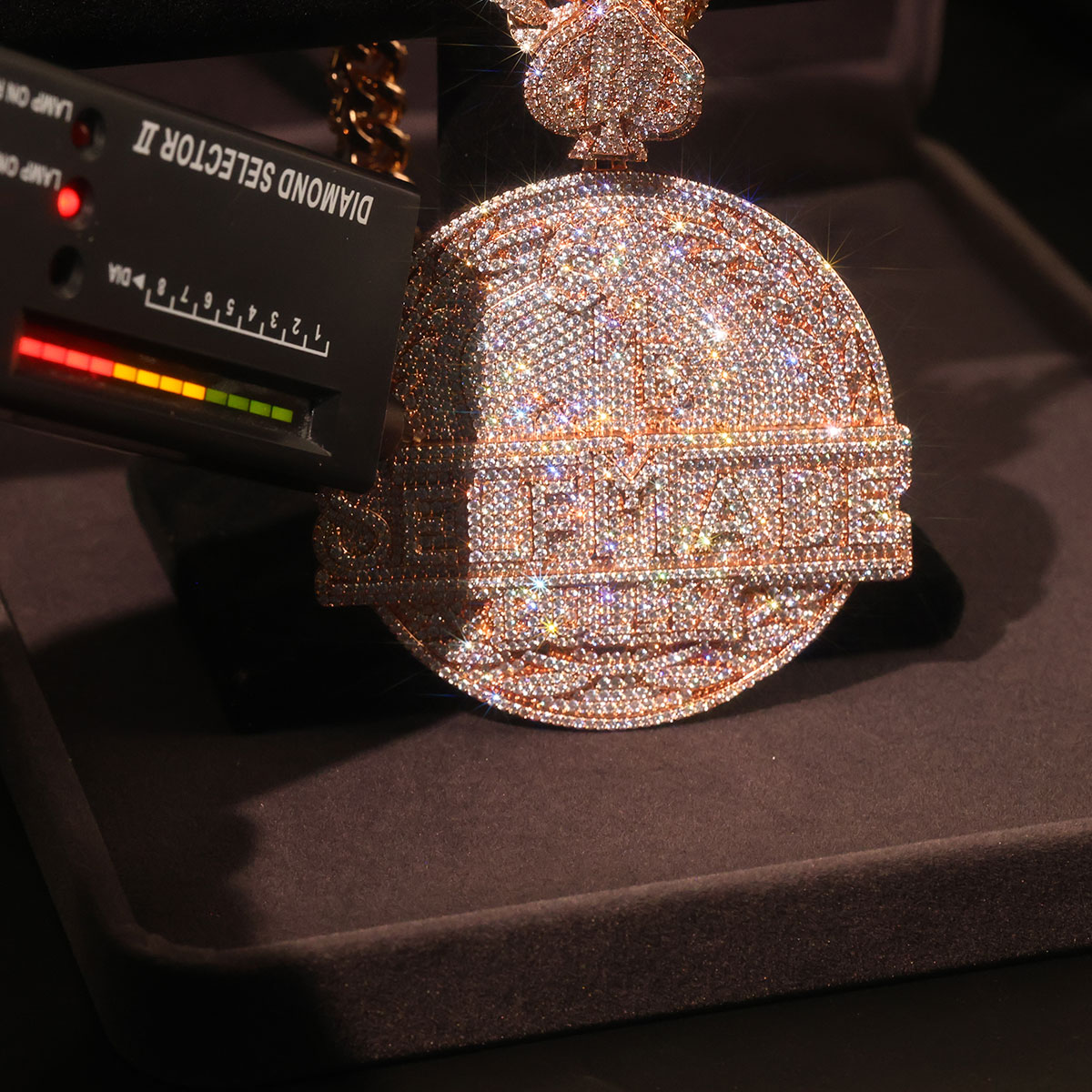 قلادة مرصعة بالزركونيا المكعبة - مراجعة 3D Printing Jewellery وسعره